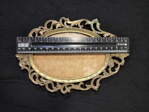 VINTAGE LARGE (21x14CM) OVAL BRASS PHOTO FRAME MADE IN ITALY