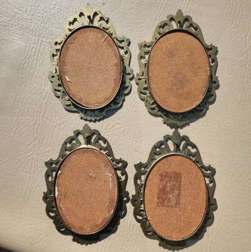 FOUR (4) MEDIUM (17x12CM) OVAL BRASS PHOTO FRAMES MADE IN ITALY