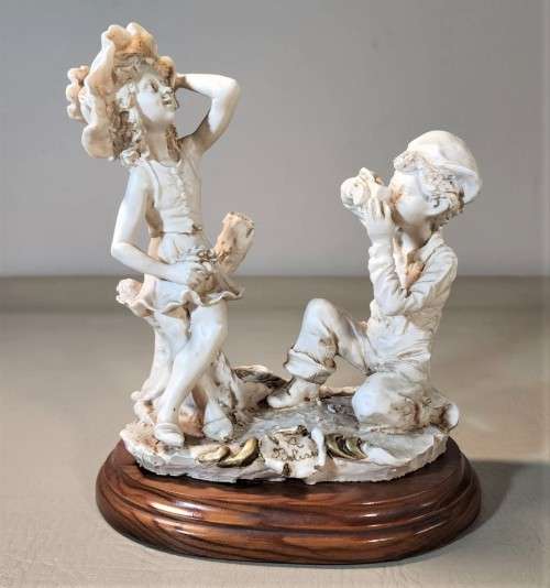 CUTE VINTAGE ITALIAN AURO BELCARI RESIN AND MARBLE STATUE YOUNG BOY TAKING PICTURE OF YOUNG GIRL