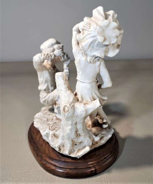 CUTE VINTAGE ITALIAN AURO BELCARI RESIN AND MARBLE STATUE YOUNG BOY TAKING PICTURE OF YOUNG GIRL