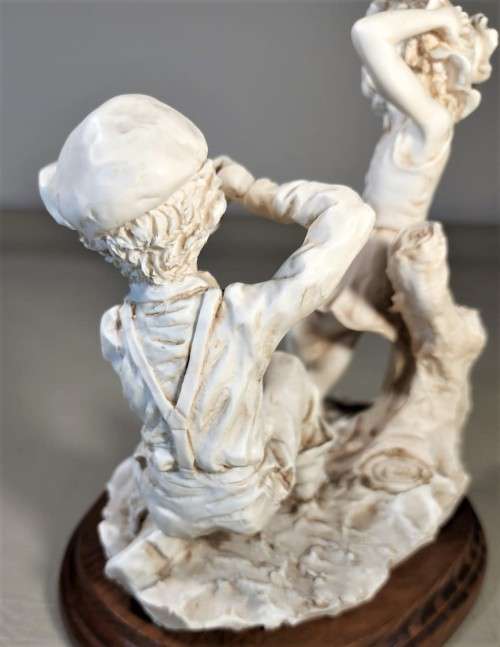 CUTE VINTAGE ITALIAN AURO BELCARI RESIN AND MARBLE STATUE YOUNG BOY TAKING PICTURE OF YOUNG GIRL