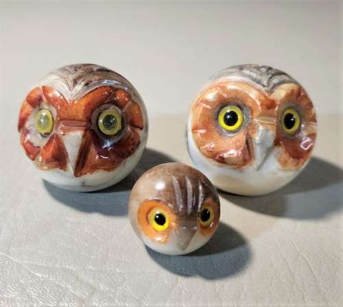 ITALIAN HAND CARVED ALABASTER OWL FAMILY OF FIGURINES