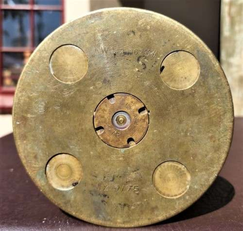 GIGANTIC 61,5CM HIGH 105MM CALIBRE TANK GUN SHELL CASING DATED 1975 WITH PRIMER WEIGHS 6,6KG!