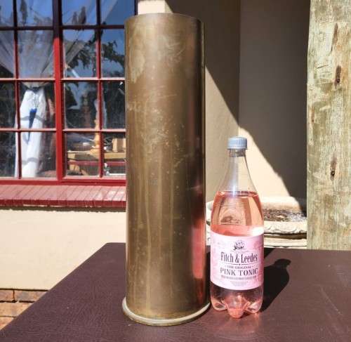 THE MIKE TYSON OF SHELLS  A 20 POUNDER 125MM DIAM/CAL 1969 SHELL CASING WITHOUT PRIMER
