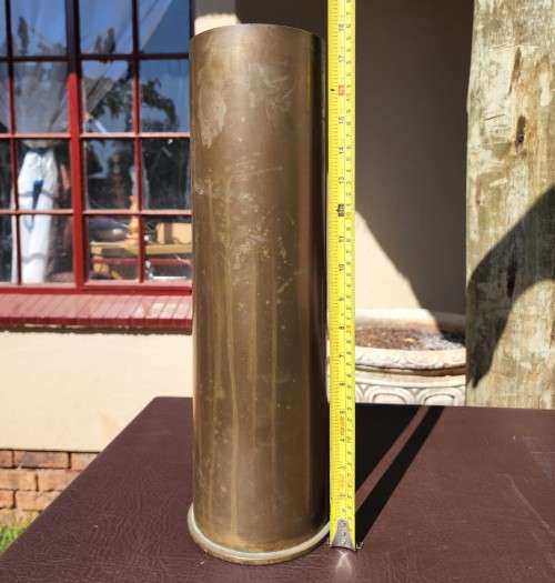 THE MIKE TYSON OF SHELLS  A 20 POUNDER 125MM DIAM/CAL 1969 SHELL CASING WITHOUT PRIMER