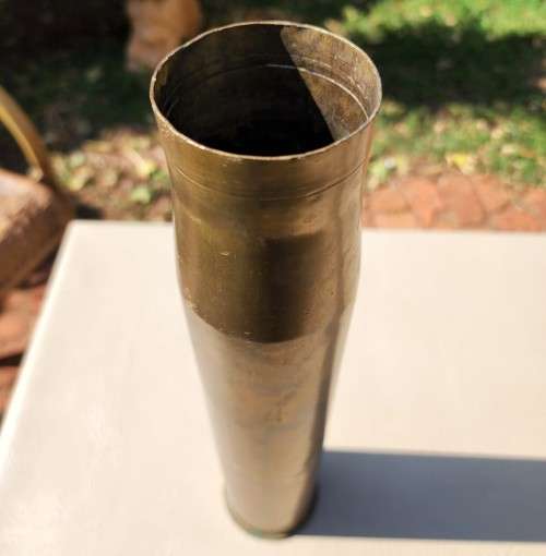 WORLD WAR 2 1943 STAMPED 57MM CALIBRE BRITISH TANK GUN SHELL CASING WITH PRIMER