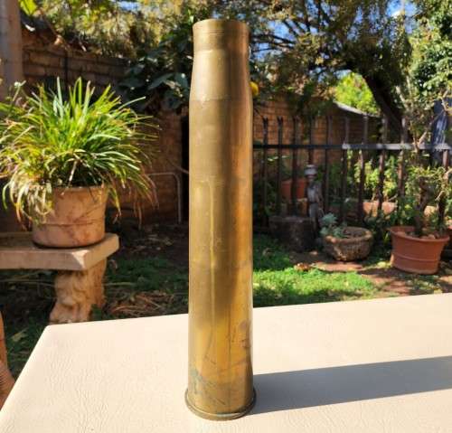 WORLD WAR 2 1943 STAMPED 57MM CALIBRE BRITISH TANK GUN SHELL CASING WITH PRIMER