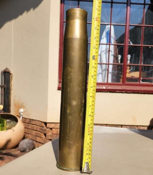 WORLD WAR 2 1943 STAMPED 57MM CALIBRE BRITISH TANK GUN SHELL CASING WITH PRIMER