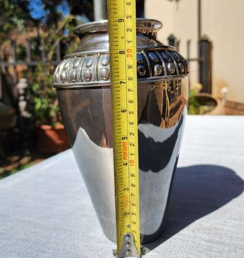 ELEGANT SILVERPLATED VASE WITH DECORATIVE BANDED PATTERN