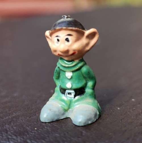 MARX DISNEYKINS FIGURINES FROM THE 1960S - SCARCE GROUP OF 15 INCLUDING SNOW WHITE AND 7 DWARFS
