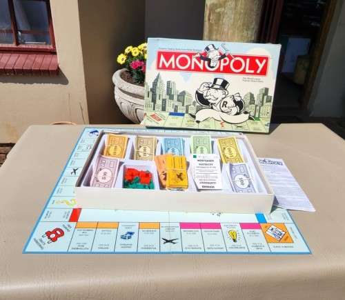 VINTAGE MONOPOLY AND COCA COLA SPONSORED HERITAGE BOARD GAMES BOTH FUNCTIONALLY COMPLETE