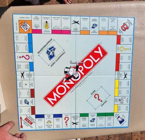 VINTAGE MONOPOLY AND COCA COLA SPONSORED HERITAGE BOARD GAMES BOTH FUNCTIONALLY COMPLETE