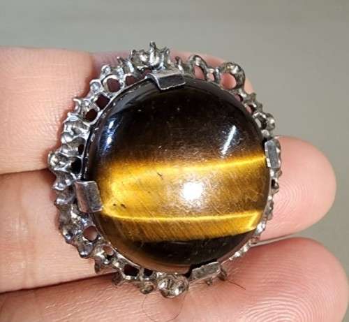 VINTAGE STRIPED BROWN TIGERS EYE BROOCH WITH POSSIBLE STERLING SILVER FRAME