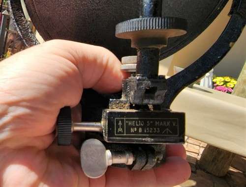 WORLD WAR 2 BRITISH 1943 HELIOGRAPH MK V - 5 INCH SIGNAL MIRROR BOX SET IN LEATHER CASE