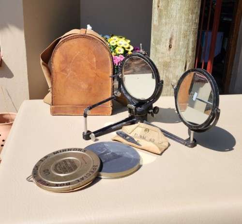 WORLD WAR 2 BRITISH 1943 HELIOGRAPH MK V - 5 INCH SIGNAL MIRROR BOX SET IN LEATHER CASE