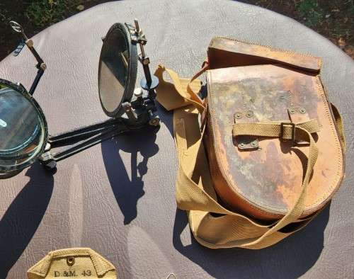 WORLD WAR 2 BRITISH 1943 HELIOGRAPH MK V - 5 INCH SIGNAL MIRROR BOX SET IN LEATHER CASE