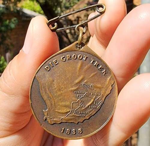 THE GREAT TREK CENTENARY (1838  1938) VOORTREKKERS BRONZE MEDALLION