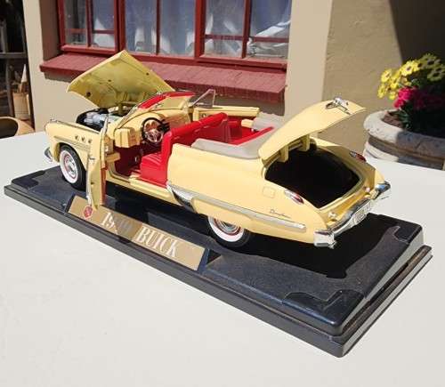 TIMELESS CLASSIC 1949 BUICK ROADMASTER CONVERTIBLE BEIGE CREAM 1:18 SCALE DIECAST CAR MODEL