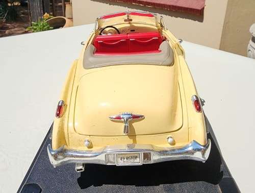 TIMELESS CLASSIC 1949 BUICK ROADMASTER CONVERTIBLE BEIGE CREAM 1:18 SCALE DIECAST CAR MODEL