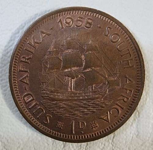 A 1953-1960 CRONOLOGICAL SET OF 8 SOUTH AFRICAN ONE PENNY COINS FIRST PORTRAIT OF QUEEN ELIZABETH II