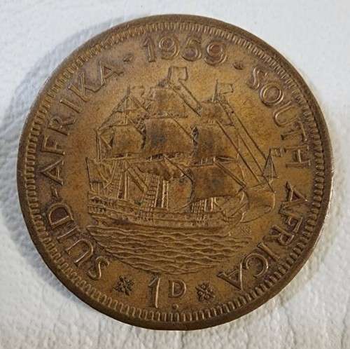 A 1953-1960 CRONOLOGICAL SET OF 8 SOUTH AFRICAN ONE PENNY COINS FIRST PORTRAIT OF QUEEN ELIZABETH II