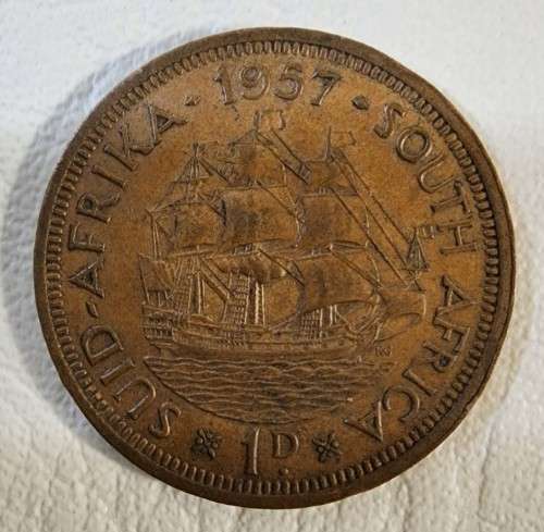 A 1953-1960 CRONOLOGICAL SET OF 8 SOUTH AFRICAN ONE PENNY COINS FIRST PORTRAIT OF QUEEN ELIZABETH II