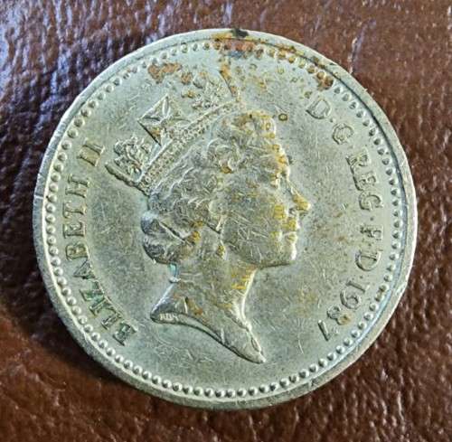 A RARE 1983 UNITED KINGDOM ONE POUND COIN PLUS AN 1984 SCOTTISH 1 POUND COIN AND A 1987 ENGLISH 1 PO