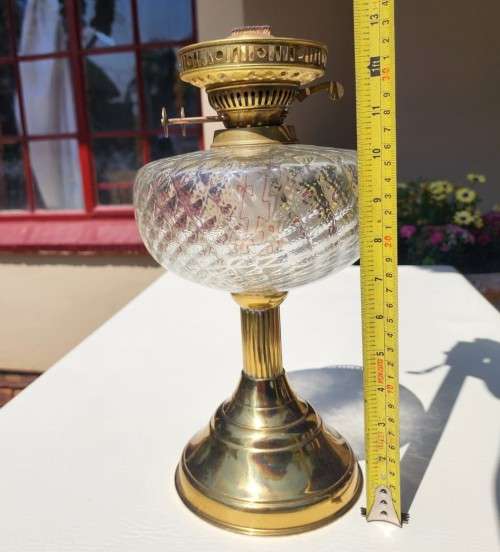 WONDERFULL OLD ENGLISH BRASS DUPLEX (DOUBLE WICK) OIL LAMP WITH LARGE ROUND GLASS OIL FONT