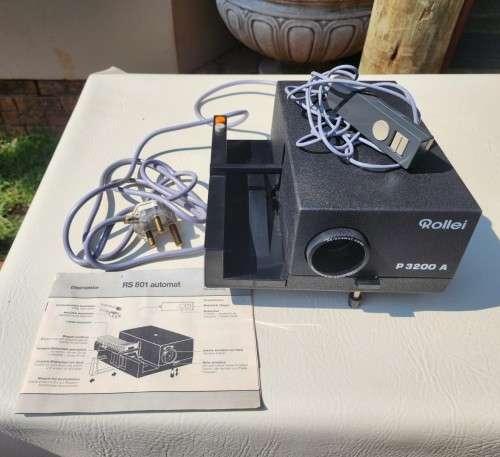VINTAGE GERMAN ROLLEI P3200A SLIDE PROJECTOR - WORKING - IN BOX WITH REMOTE