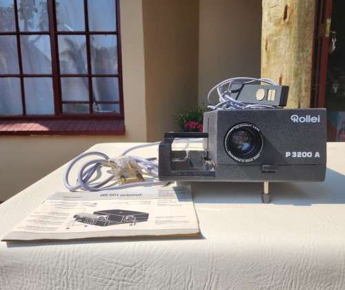 VINTAGE GERMAN ROLLEI P3200A SLIDE PROJECTOR - WORKING - IN BOX WITH REMOTE