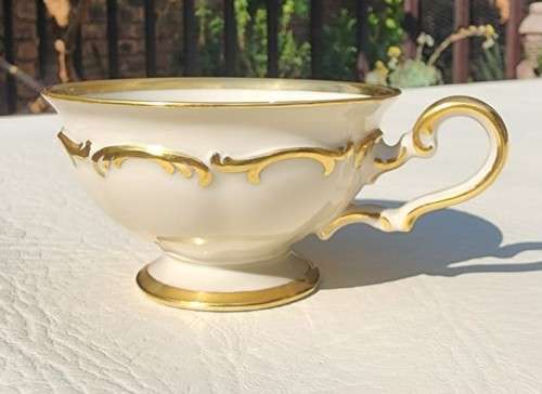 VINTAGE (1939-1965) HUTSCHENREUTHER SELB LHS LION MARK GERMANY 22K GOLD GILT DECORATED CUP AND SAUCE