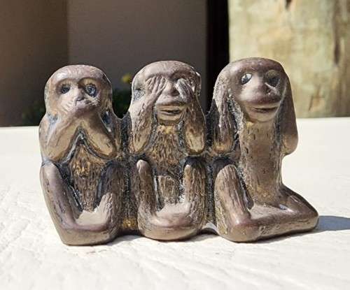 ANTIQUE 1920S PEERAGE! ENG SMALL BRASS THREE WISE MONKEYS FIGURINE  SPEAK NO SEE NO HEAR NO EVIL
