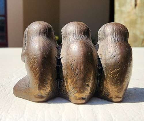ANTIQUE 1920S PEERAGE! ENG SMALL BRASS THREE WISE MONKEYS FIGURINE  SPEAK NO SEE NO HEAR NO EVIL