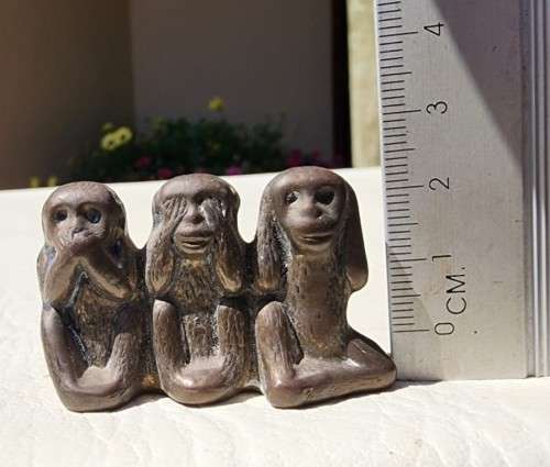 ANTIQUE 1920S PEERAGE! ENG SMALL BRASS THREE WISE MONKEYS FIGURINE  SPEAK NO SEE NO HEAR NO EVIL
