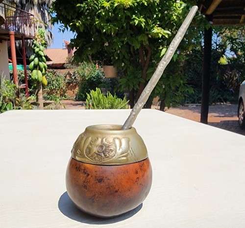 ARGENTINIAN MATE GOURD SET WITH GOURD (CALABASH CUP) AND BOMBILLA (YERBA MATE STRAW)