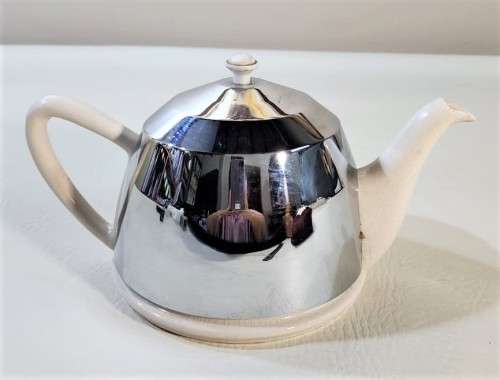 VINTAGE HEAT-RITE CHROME AND CERAMIC INSULATED TEAPOT