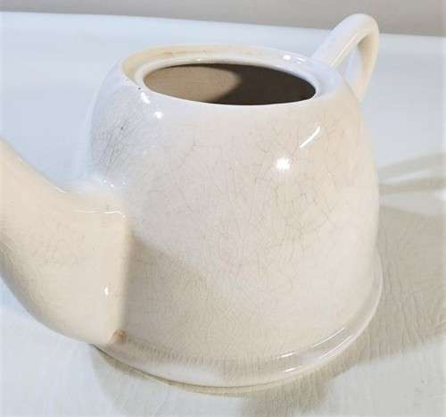 VINTAGE HEAT-RITE CHROME AND CERAMIC INSULATED TEAPOT