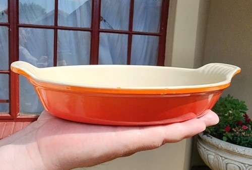 VINTAGE 1960S LE CREUSET FRANCE VOLCANIC FLAME ORANGE ENAMELED CAST IRON OVAL AU GRATIN BAKER NO 20