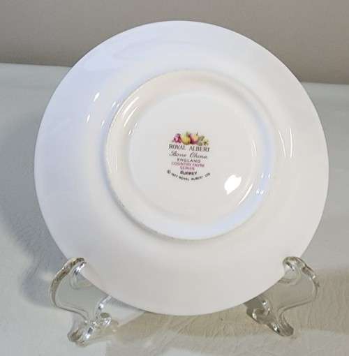 ROYAL ALBERT VINTAGE 1980-1982 COUNTRY FAYRE SERIES DORSET CUP AND SURREY SAUCER MISMATCHED DUO
