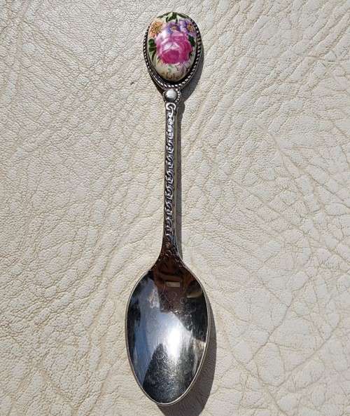 SET OF SIX FRENCH ROSE DECORATED ENAMELLED OVAL HANDLED STAINLESS STEEL TEA SPOONS