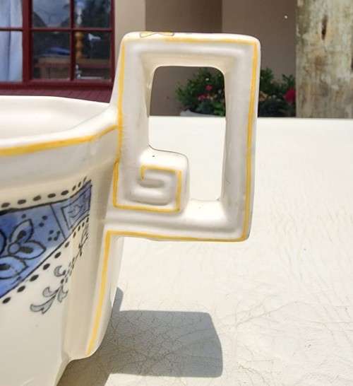 ROYAL DOULTON ENGLAND GRAVY BOAT WITH SPIL TRAY HAND PAINTED DRAYCOT PATTERN D4635 (1926-19??)