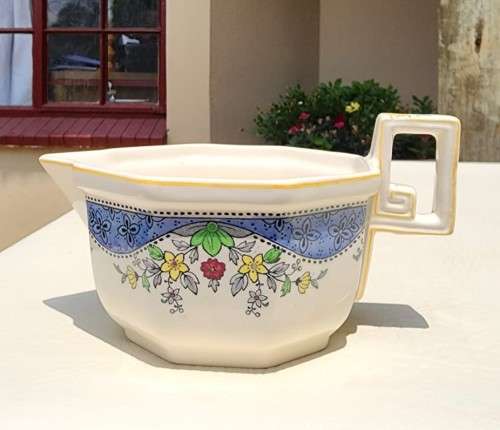 ROYAL DOULTON ENGLAND GRAVY BOAT WITH SPIL TRAY HAND PAINTED DRAYCOT PATTERN D4635 (1926-19??)