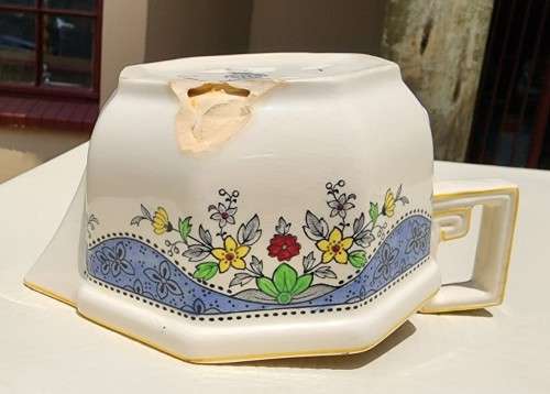 ROYAL DOULTON ENGLAND GRAVY BOAT WITH SPIL TRAY HAND PAINTED DRAYCOT PATTERN D4635 (1926-19??)