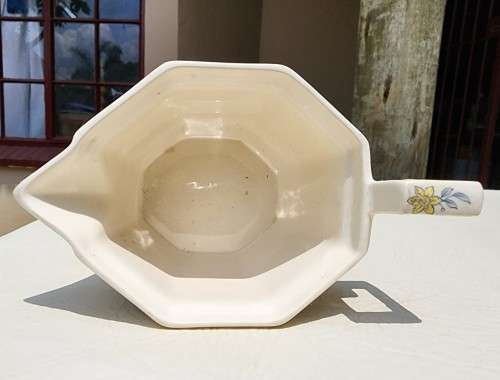 ROYAL DOULTON ENGLAND GRAVY BOAT WITH SPIL TRAY HAND PAINTED DRAYCOT PATTERN D4635 (1926-19??)
