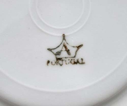 CACKLING GEESE NO 1 DECORATED (1940-1980) ARTIBUS PORTUGAL STEW BOWL WITH SPIL TRAY