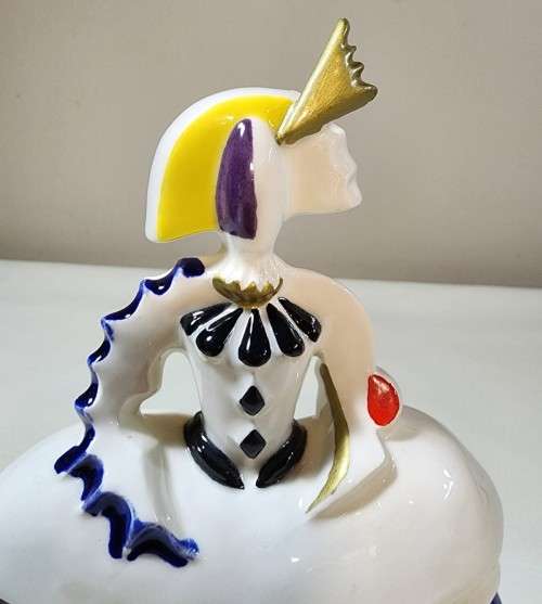 MANUEL ALEGRE PORCELAIN MENINA (LADY IN WAITING) LIMITED EDITION NO 190 OF 1250  IN MINT CONDITION