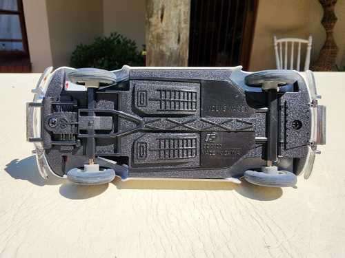 A 1955 WHITE VOLKSWAGEN BEETLE SCALE 1:24 WITH FORWARD TILTING SEATS SS9407 BY SUPERIOR SUNNYSIDE
