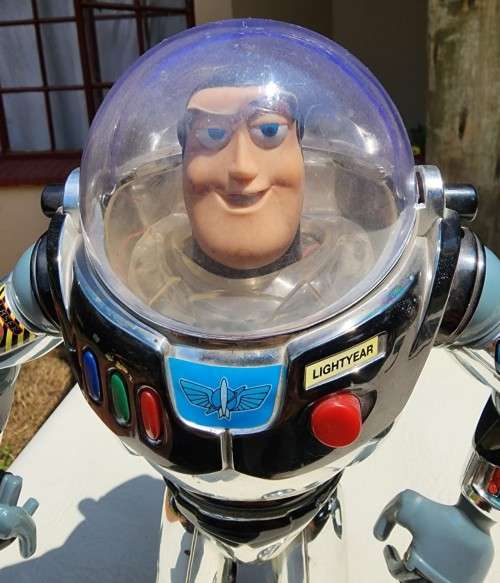 I COME IN PEACE A FIRST GEN 1995 INTERGALACTIC BUZZ LIGHTYEAR TOY STORY VINTAGE TOY STILL TALKING