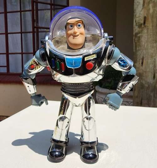 I COME IN PEACE A FIRST GEN 1995 INTERGALACTIC BUZZ LIGHTYEAR TOY STORY VINTAGE TOY STILL TALKING