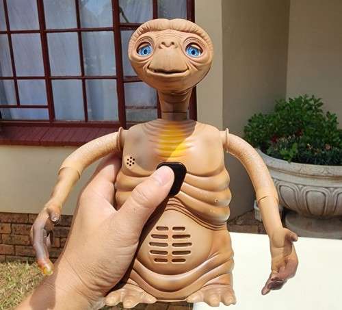 E.T. SO SLEEPY - A VINTAGE 2000 E.T. THE EXTRA TERRESTRIAL INTERACTIVE FURBY TALKING TOY 70695